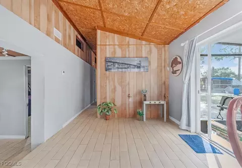 Entry Way - 2099 Summerall Rd, Labelle, FL 33935 photo 2 of 4