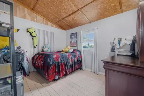 Bedroom - 2099 Summerall Rd, Labelle, FL 33935 photo 2 of 4