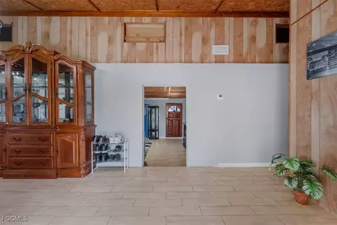Entry Way - 2099 Summerall Rd, Labelle, FL 33935 photo 1 of 4