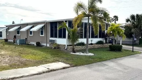 5520 Colonial Rd, North Fort Myers, FL 33917