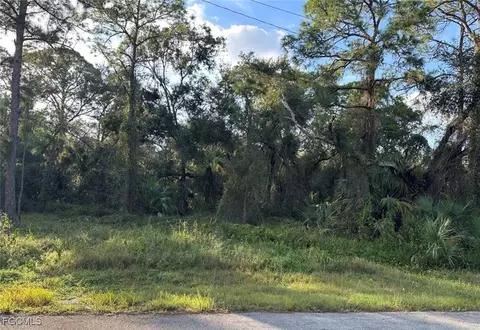 1711 Greenwood Ave, Lehigh Acres, FL 33972