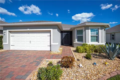 3313 Acapulco Cir, Cape Coral, FL 33909