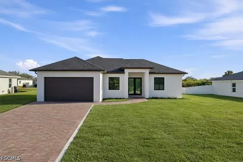 724 Calumet St E, Lehigh Acres, FL 33974