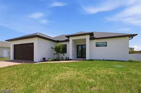 724 Calumet St E, Lehigh Acres, FL 33974