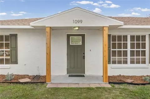 1099 Branthoover Ln, Moore Haven, FL 33471