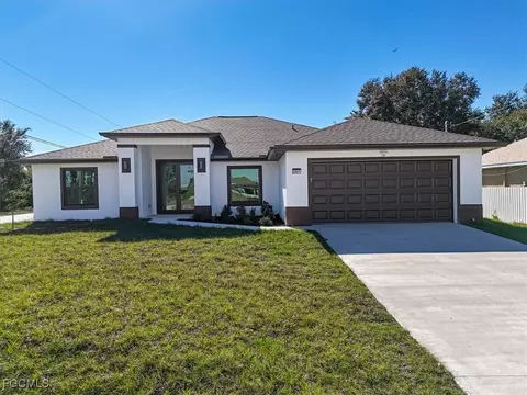 4017 36th St SW, Lehigh Acres, FL 33976