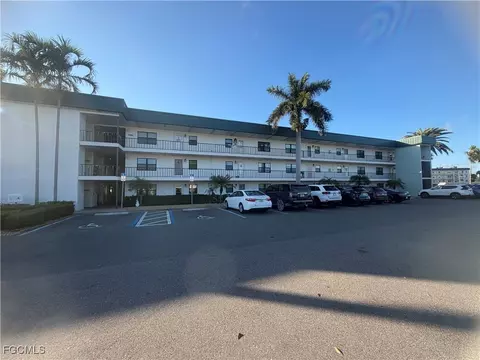 1747 Pebble Beach Dr #206, Fort Myers, FL 33907