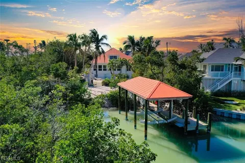 16813 Captiva Dr, Captiva, FL 33924
