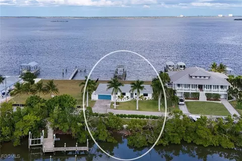 2210 Eighth Ave, Saint James City, FL 33956