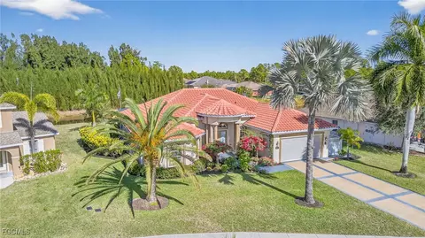18221 Pine Nut Ct, Lehigh Acres, FL 33972