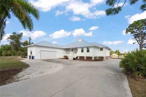 11940 Oakland Dr, Bokeelia, FL 33922