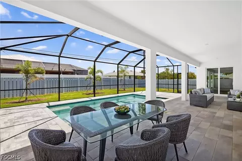 3011 SW 7th Ave, Cape Coral, FL 33914