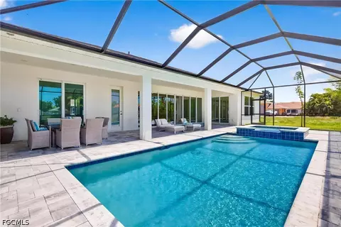 230 SW 31st Ter, Cape Coral, FL 33914