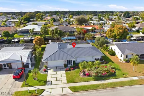 4629 Forest Glen Dr, North Fort Myers, FL 33903