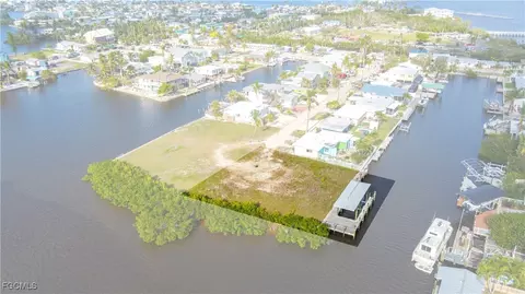 2639 Second St, Matlacha, FL 33993