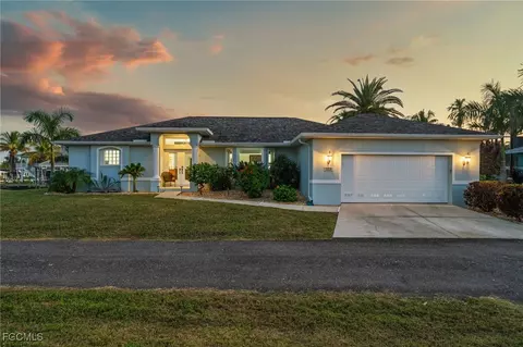 3597 Gondola Ln, Saint James City, FL 33956