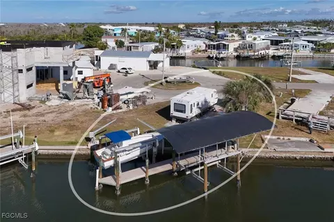 3941 Blueberry Ln, Saint James City, FL 33956