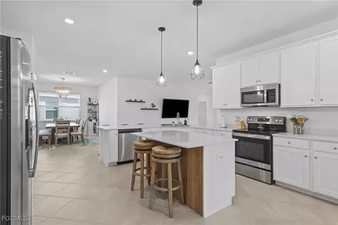 9341 Aqua Overlook Ct, Lehigh Acres, FL 33936