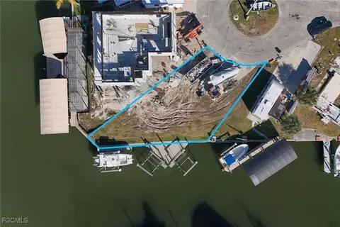 3961 Blueberry Ln, Saint James City, FL 33956