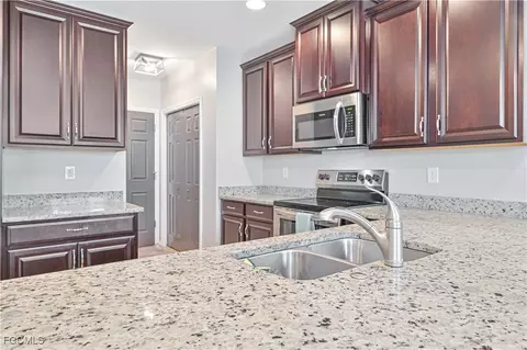 3786 Tilbor Cir, Fort Myers, FL 33916