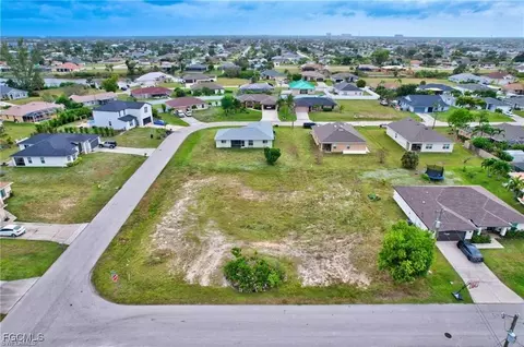 516 SW 30th Ter, Cape Coral, FL 33914