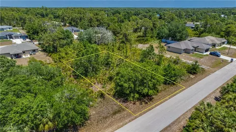3216 44th St W, Lehigh Acres, FL 33971