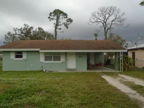 1627 Beachwood Dr, North Fort Myers, FL 33903