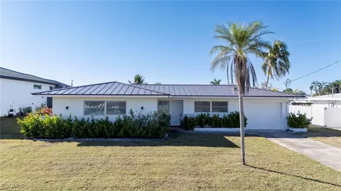 5256 Willow Ct, Cape Coral, FL 33904