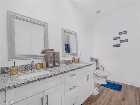 Bath - 1105 N Capri Ct, Labelle, FL 33935 photo 3 of 3