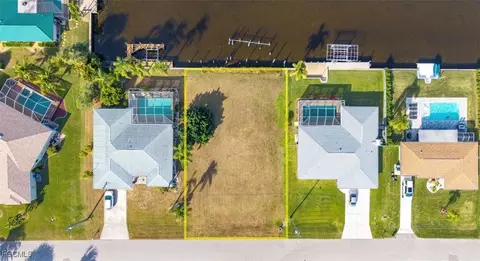 111 SE 37th Ter, Cape Coral, FL 33904