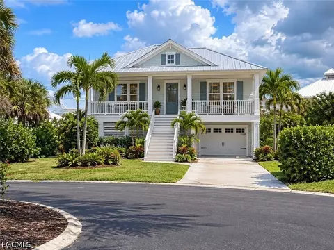 18211 Chesapeake Ct, Fort Myers, FL 33908