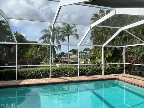 4047 Country Club Blvd, Cape Coral, FL 33904
