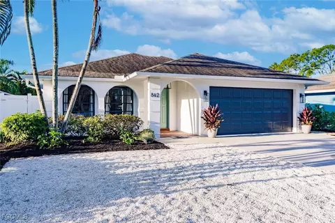 842 99th Ave N, Naples, FL 34108
