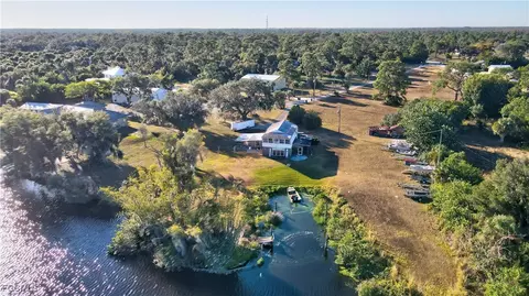 2111 Gardner Ct, Alva, FL 33920