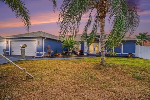 306 NE 29th Ter, Cape Coral, FL 33909