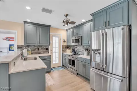 12235 Boat Shell Dr, Matlacha Isles, FL 33991