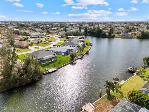 433 SW 21st St, Cape Coral, FL 33991