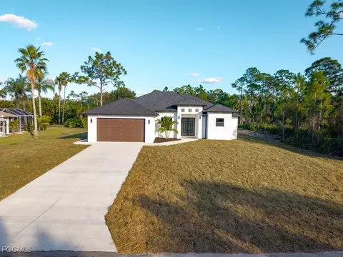 916 Jefferson Ave, Lehigh Acres, FL 33936