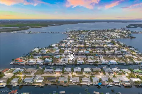 2742 Bruce St, Matlacha, FL 33993