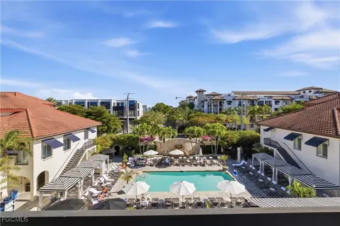 221 9th St S #405, Naples, FL 34102