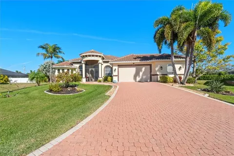 2529 Gleason Pkwy, Cape Coral, FL 33914