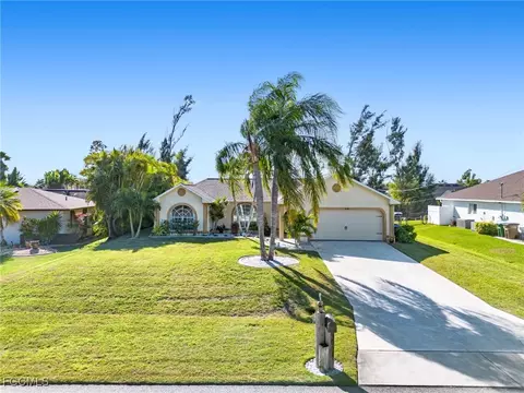 836 SW 23rd St, Cape Coral, FL 33991