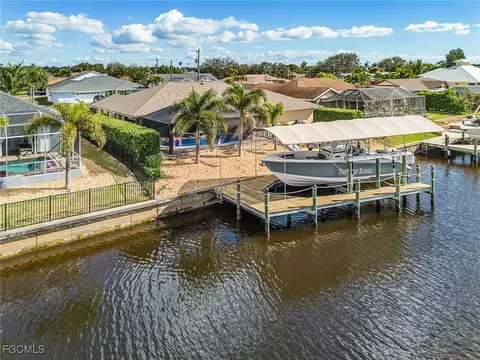 1102 SE 21st Ave, Cape Coral, FL 33990