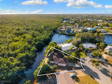 1812 Ibis Ln, Sanibel, FL 33957