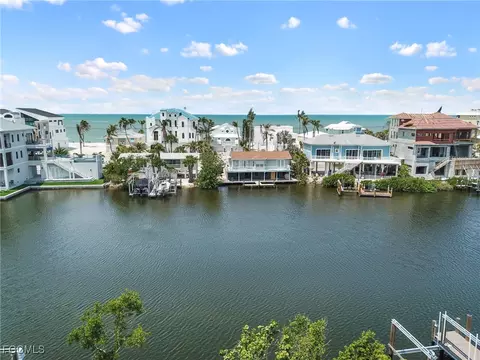 27832 Forester Dr, Bonita Springs, FL 34134