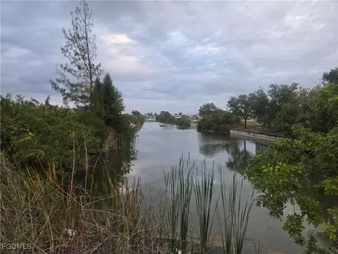 105 NE 12th Ln, Cape Coral, FL 33909