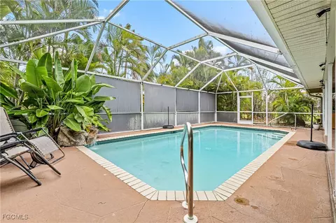 1125 SE 32nd St, Cape Coral, FL 33904