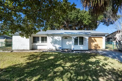 4021 W Palomar Cir, Labelle, FL 33935