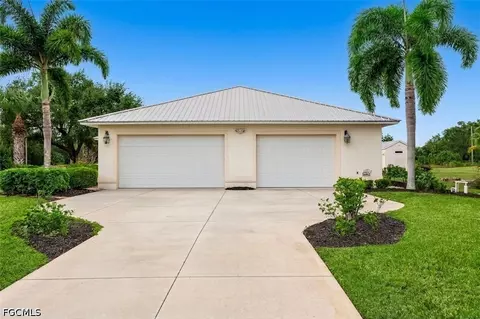 Exterior - 1197 April Ave, Labelle, FL 33935 photo 2 of 6