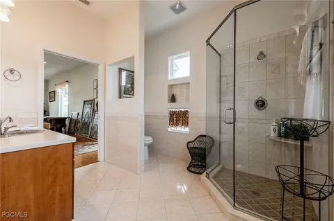 Bath - 1197 April Ave, Labelle, FL 33935 photo 5 of 5